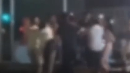 山东淄博版唐山事件  3女凌晨就餐被5男1女群殴 (图/视频)