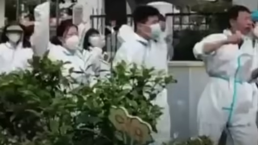 上海静安区大白上街游行高喊 “ 还我血汗钱！” (图/视频)