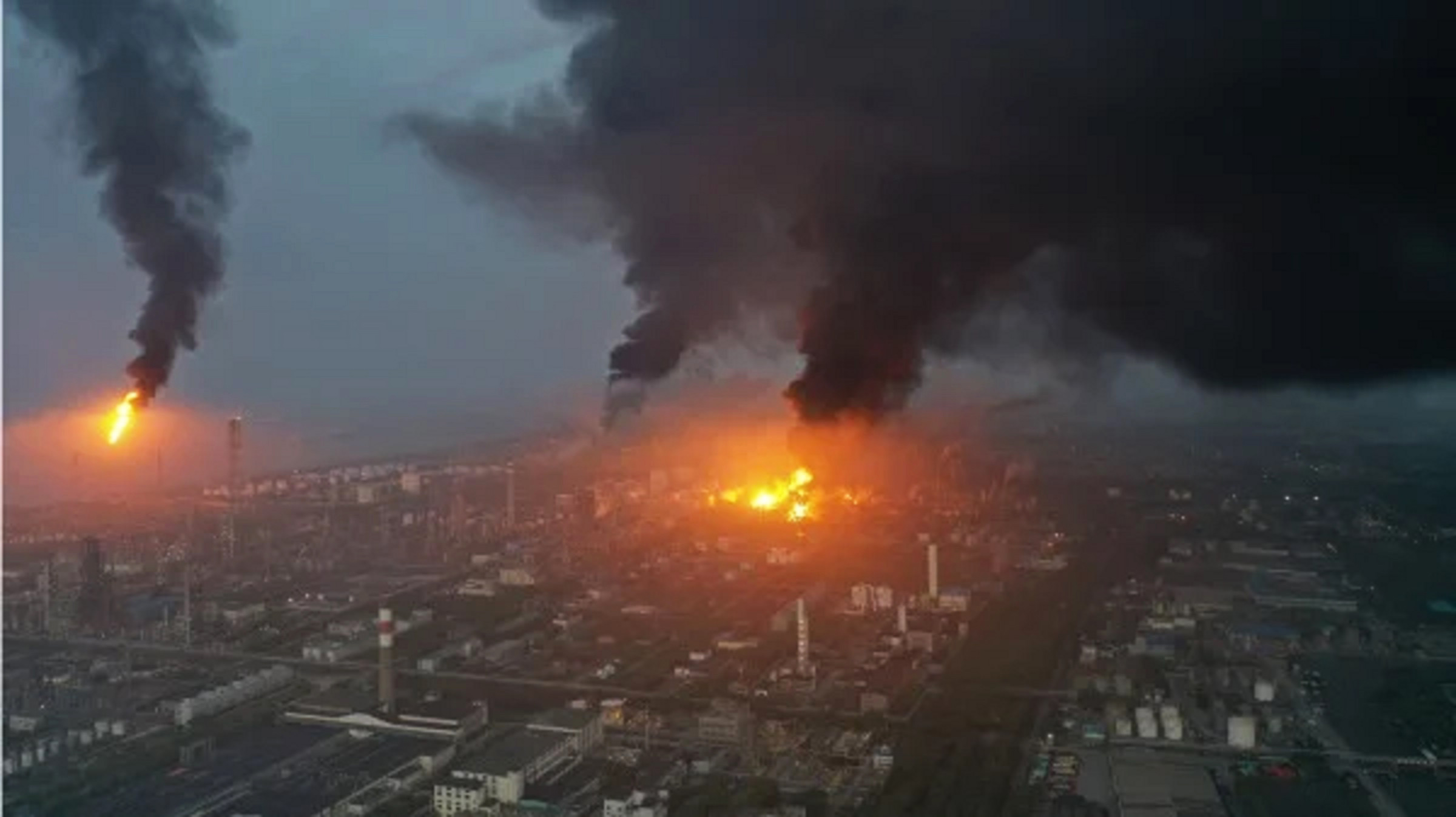上海石化厂爆炸  外卖小哥意外走红