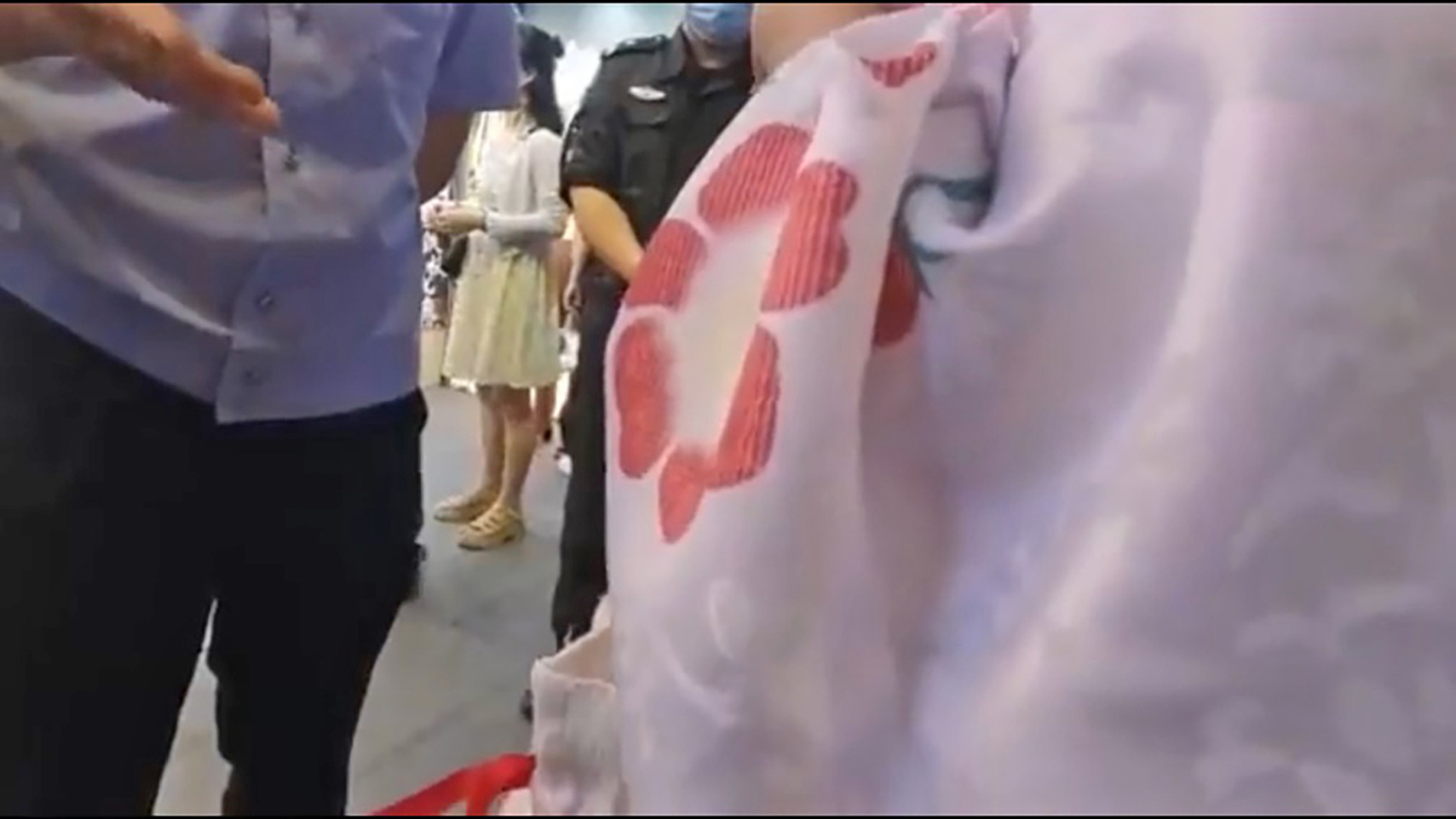 苏州一女子穿日本和服被警察带走 “苏州和服”事件持续发酵