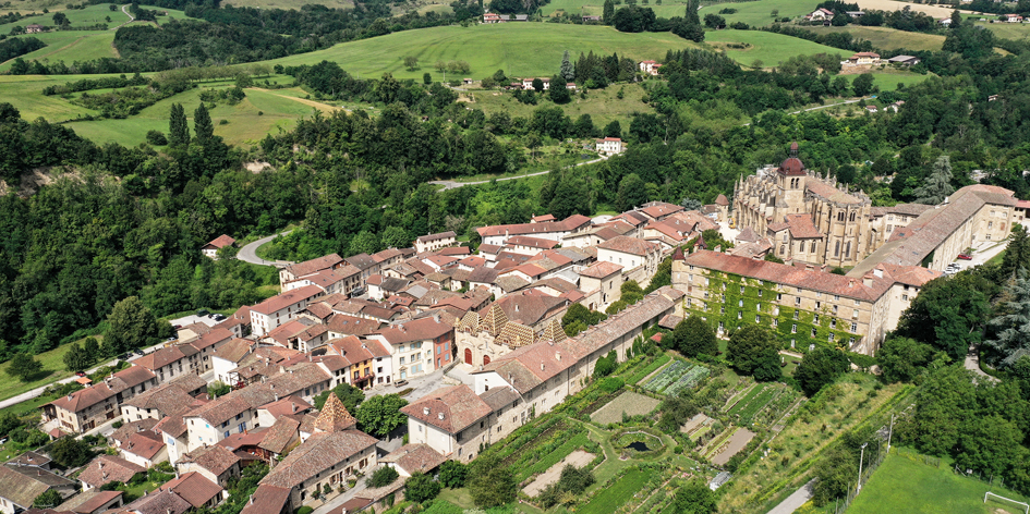 走进法国最美小镇     圣安托万拉拜（Saint Antoine l’Abbaye）