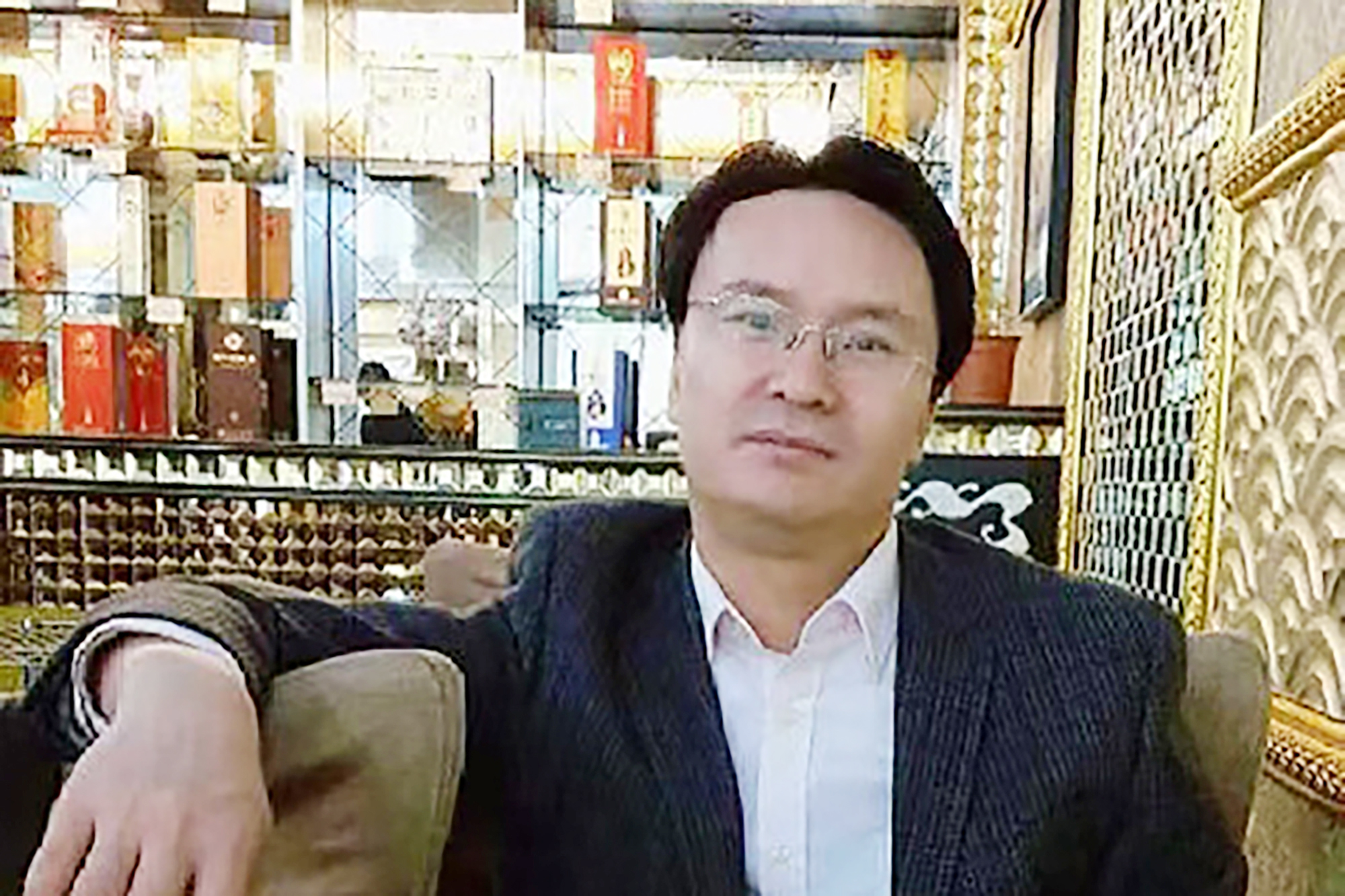 曾公开表态不自杀 商人举报官员后离奇死亡