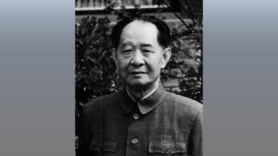 胡耀邦下台的原因在于邓小平是否全退的问题。(图片来源:维基百科)