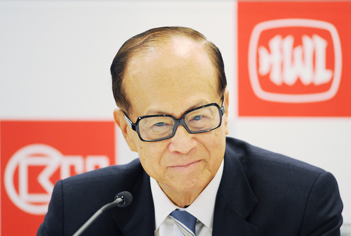 李嘉诚207亿出售豪宅 楼市响起警报