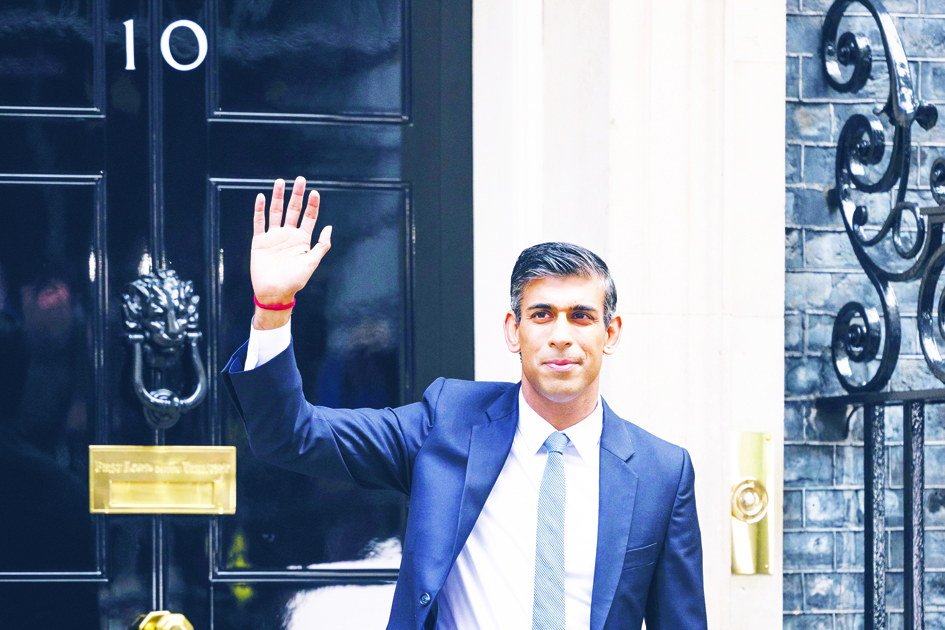 英国选出首位非白人首相  面临严峻经济挑战