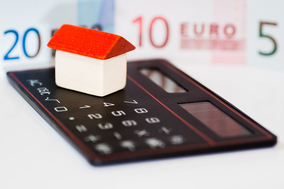 分析指出,官方救楼市就是在救财政。(图片来源:Pixabay)