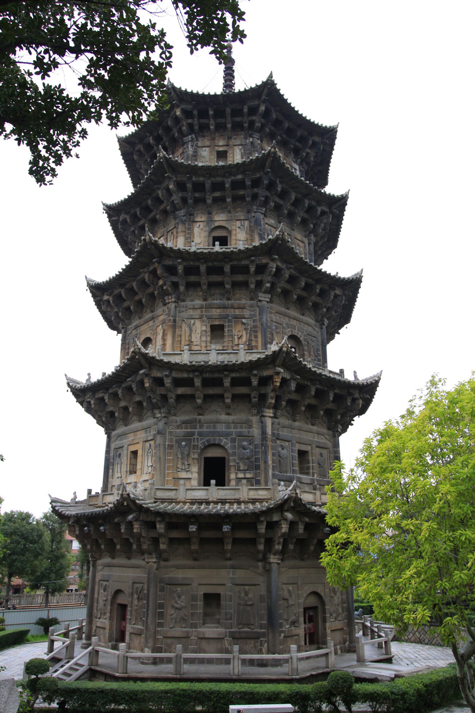 镇国塔(Zhangzhugang/Wikipedia/CC BY-SA 4.0)