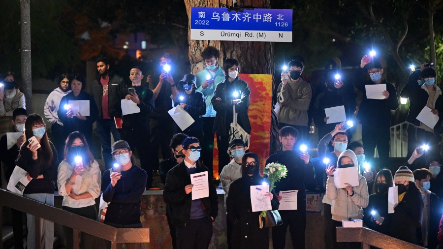 中国的未来在一张张等待书写的 “ 白纸 ” 上  (图)