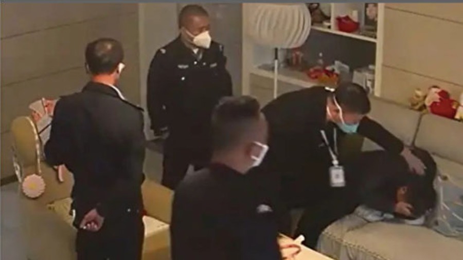 湖南男遭官员携3警上门殴打  被收入海外恶人榜 (组图)