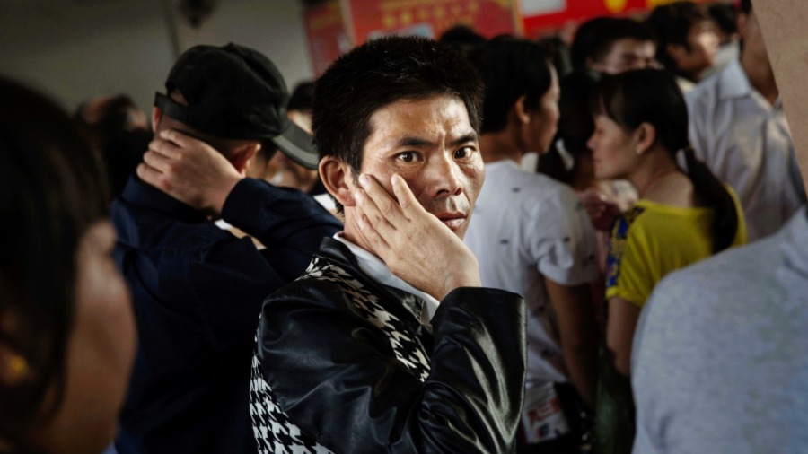 中国失业严重一周爆7起连环血案  估失地农民超1亿 (图)