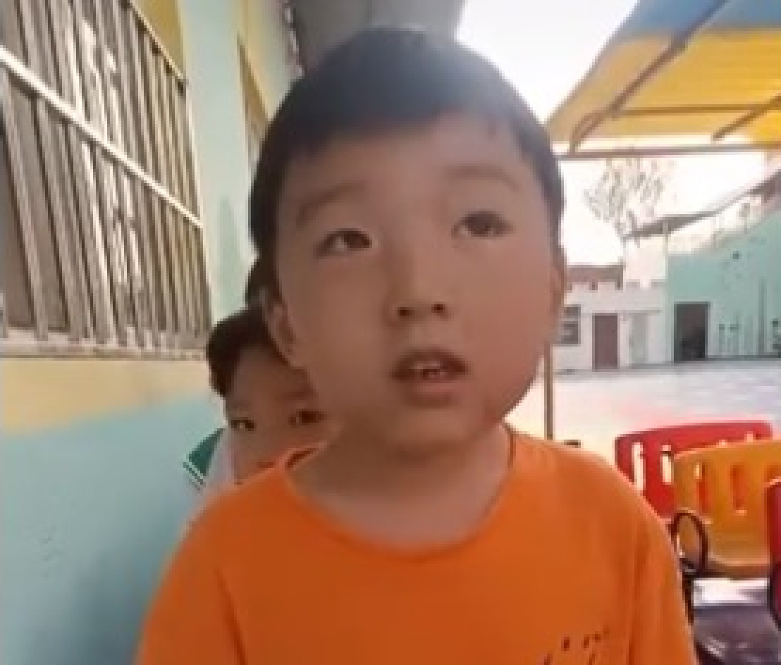 广东某幼儿园的一名5岁幼童说,学习是为长大后移民英国。