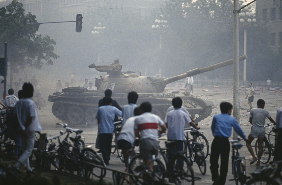 1989年北京发生六四事件(图片来源:Getty Images/Jacques Langevin)