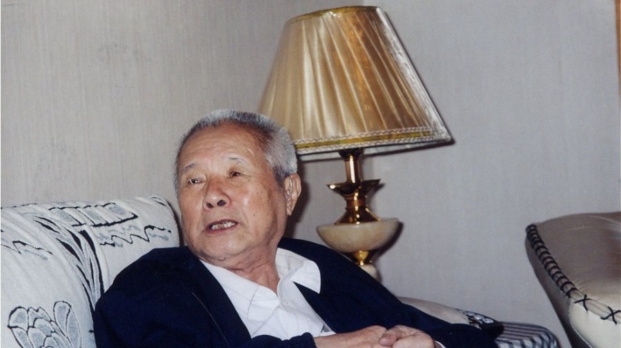 1989年,胡绩伟继续被罢免全国人大代表资格,此后一直是中共的打压对象。(图片来源:推特)